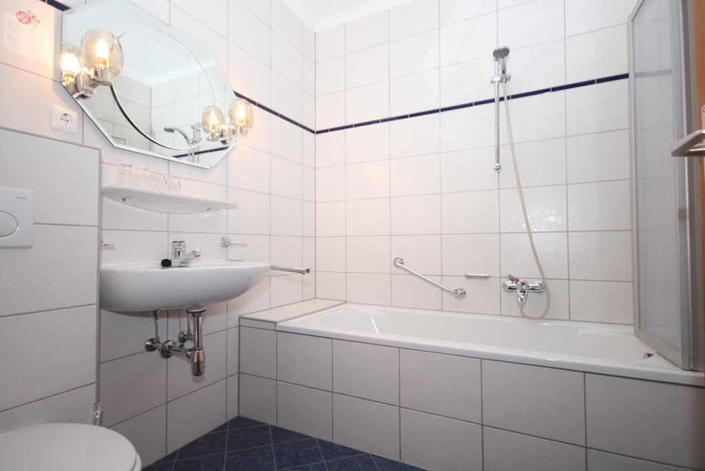 Single Room,746253302:JPEG