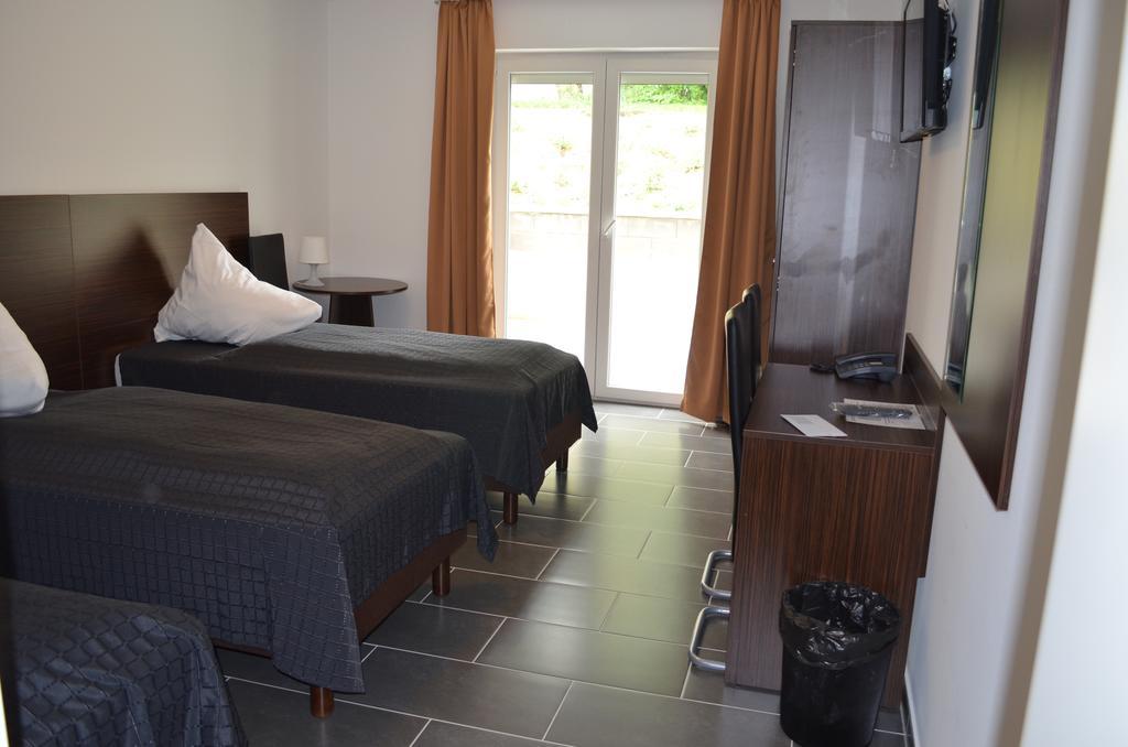 Dreibettzimmer