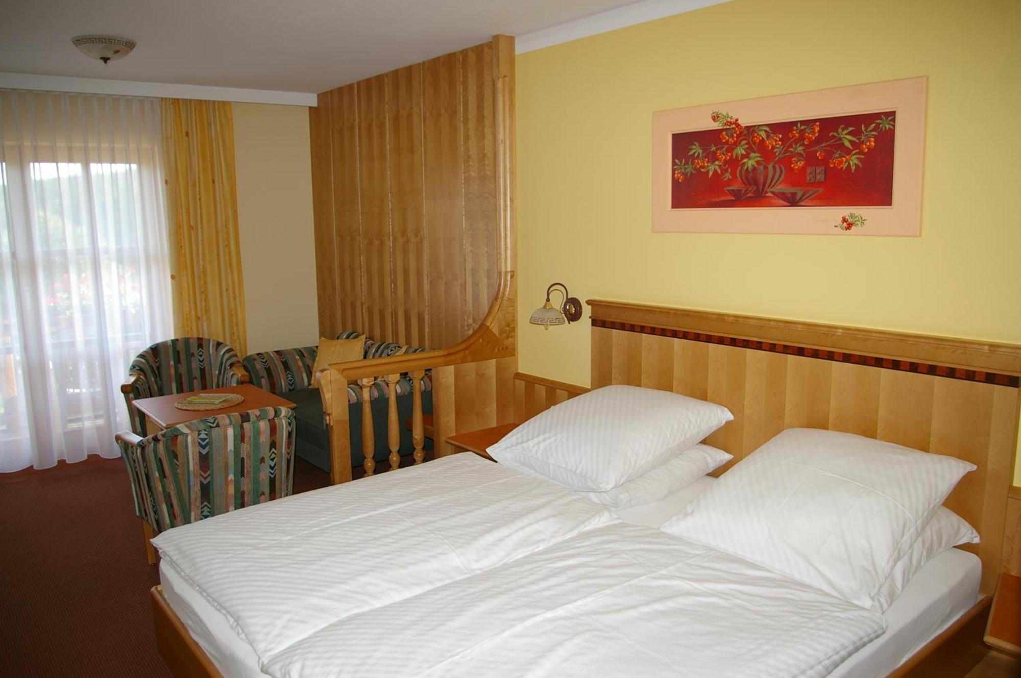 One-Bedroom Apartment,27157760:JPEG