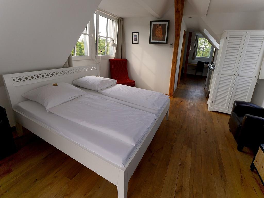 Double Room,272977465:JPEG