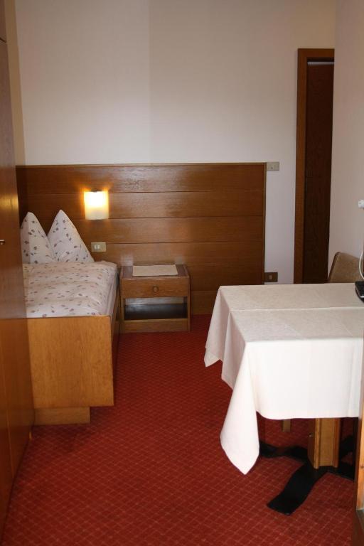 Single Room,1117304220:JPEG