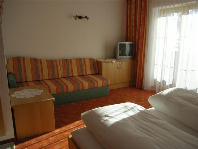Standard Two-Bedroom Apartment,28361447:JPEG