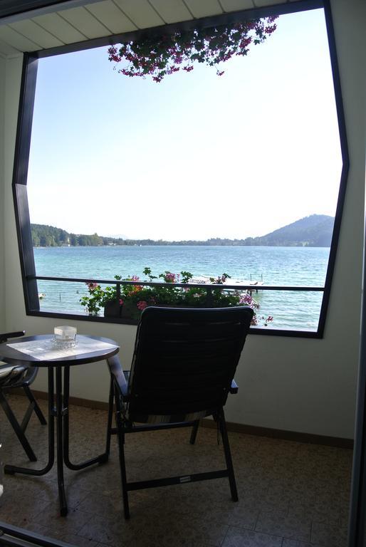 Standard Doppelzimmer mit Balkon und Seeblick