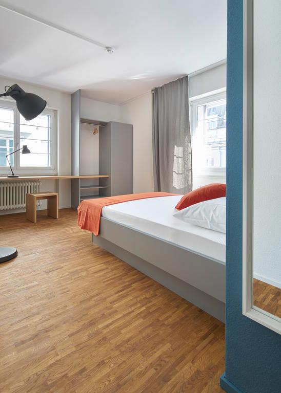 Queen Room,372357061:JPEG