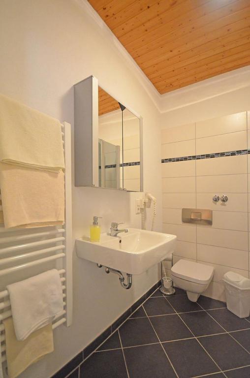 Double Room,1592051541:JPEG