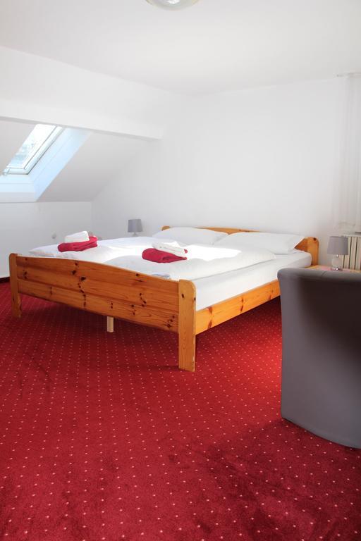 Doppelzimmer - Dachgeschoss - Blick aufs Schloss Hohenschwangau