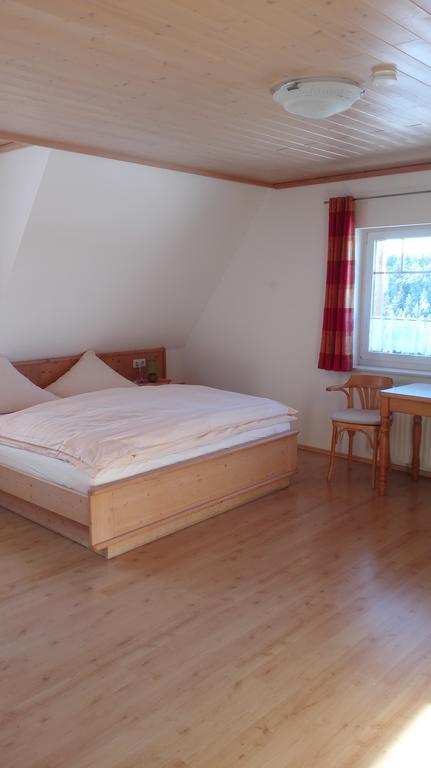 Doppelzimmer mit Balkon