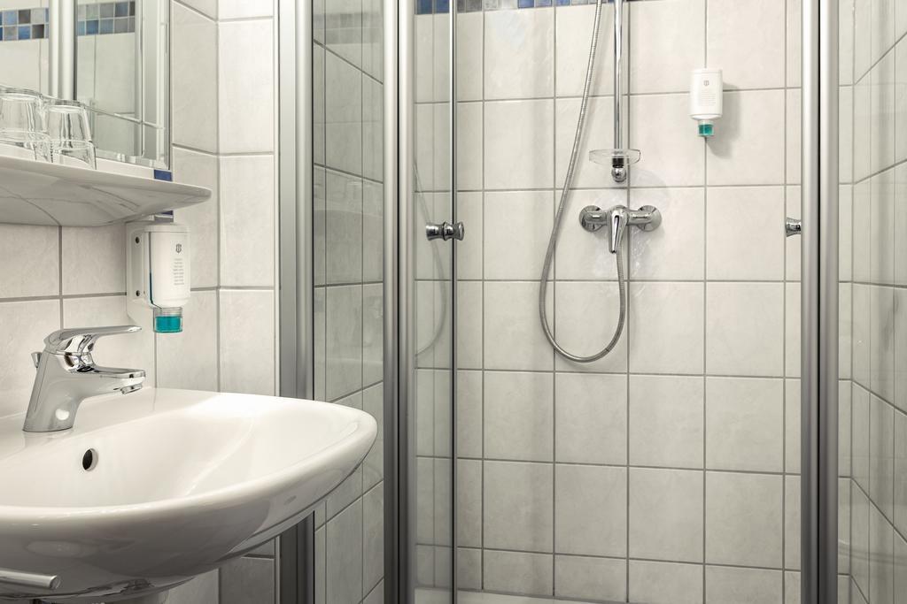 Double Room,397254198:JPEG