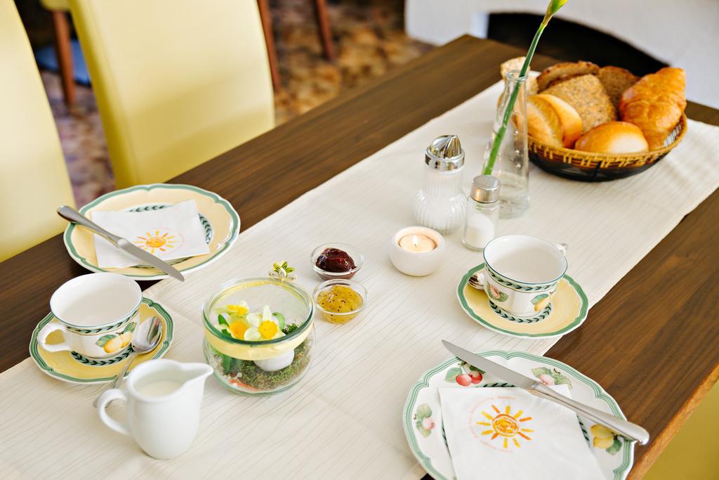 Large Double Room,421922004:JPEG