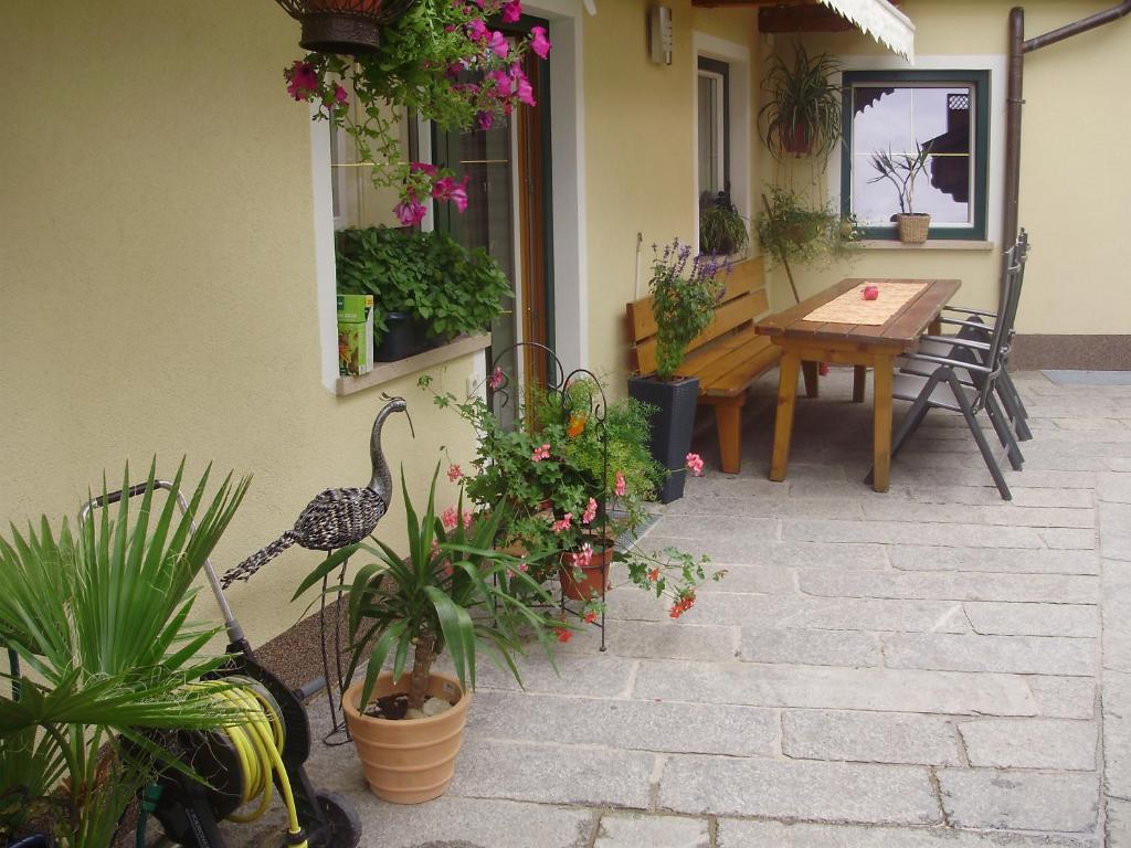 Apartment mit 2 Schlafzimmern und Terrasse