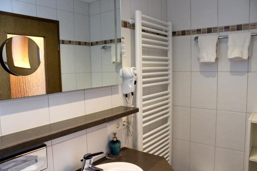 Single Room,403111182:JPEG