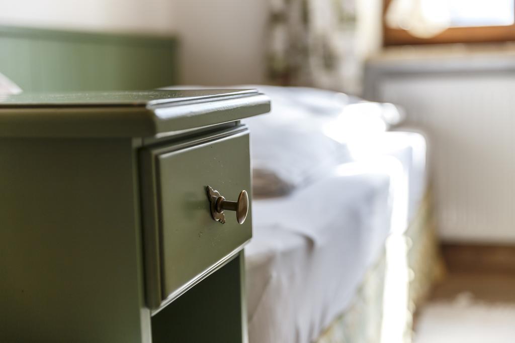 Single Room,403465881:JPEG