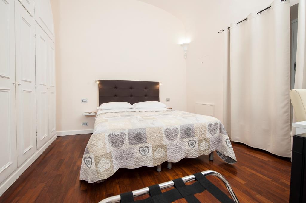 Double Room with Private Bathroom,404371473:JPEG