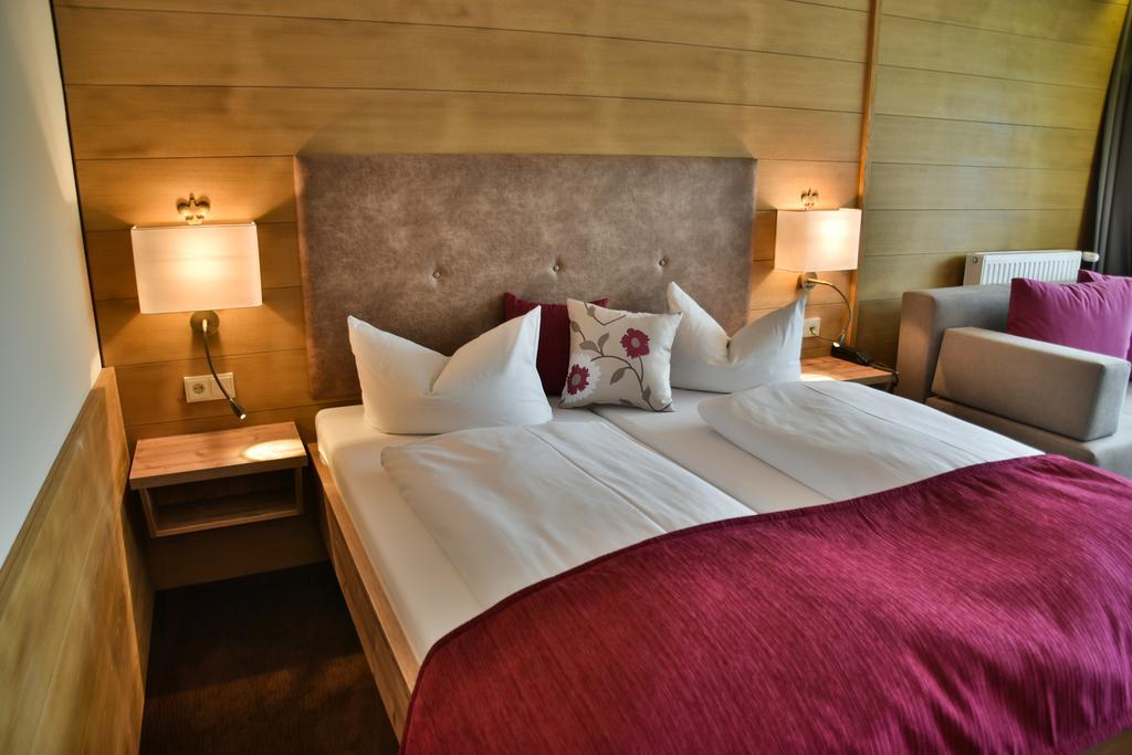 Double Room,411004776:JPEG