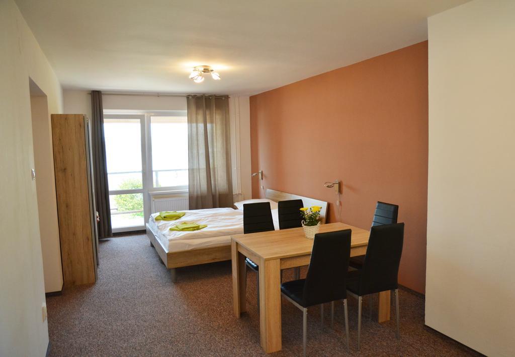Familienapartment mit 1 Schlafzimmer und 2 Balkonen