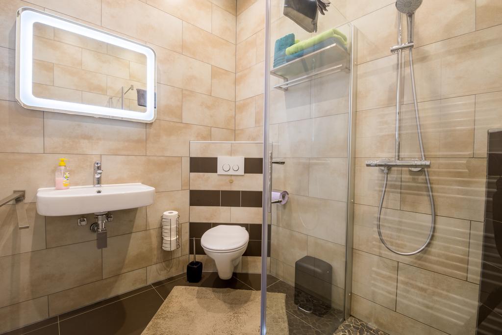 Double Room,645904911:JPEG