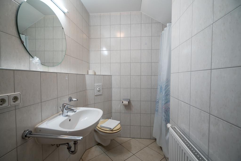 Single Room,450414756:JPEG