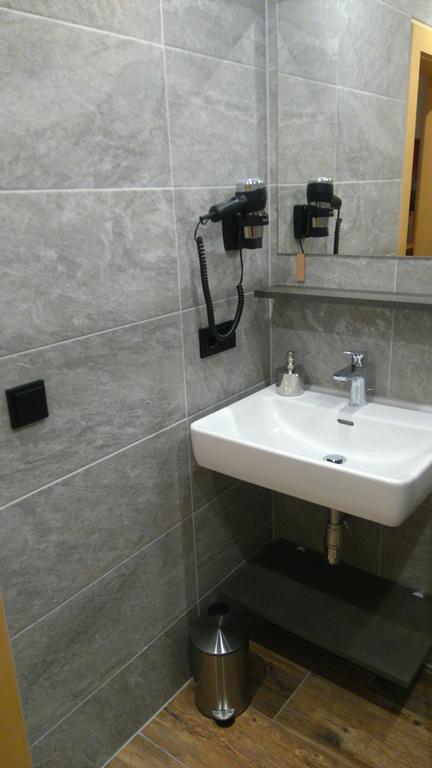 Family Room,1642964920:JPEG