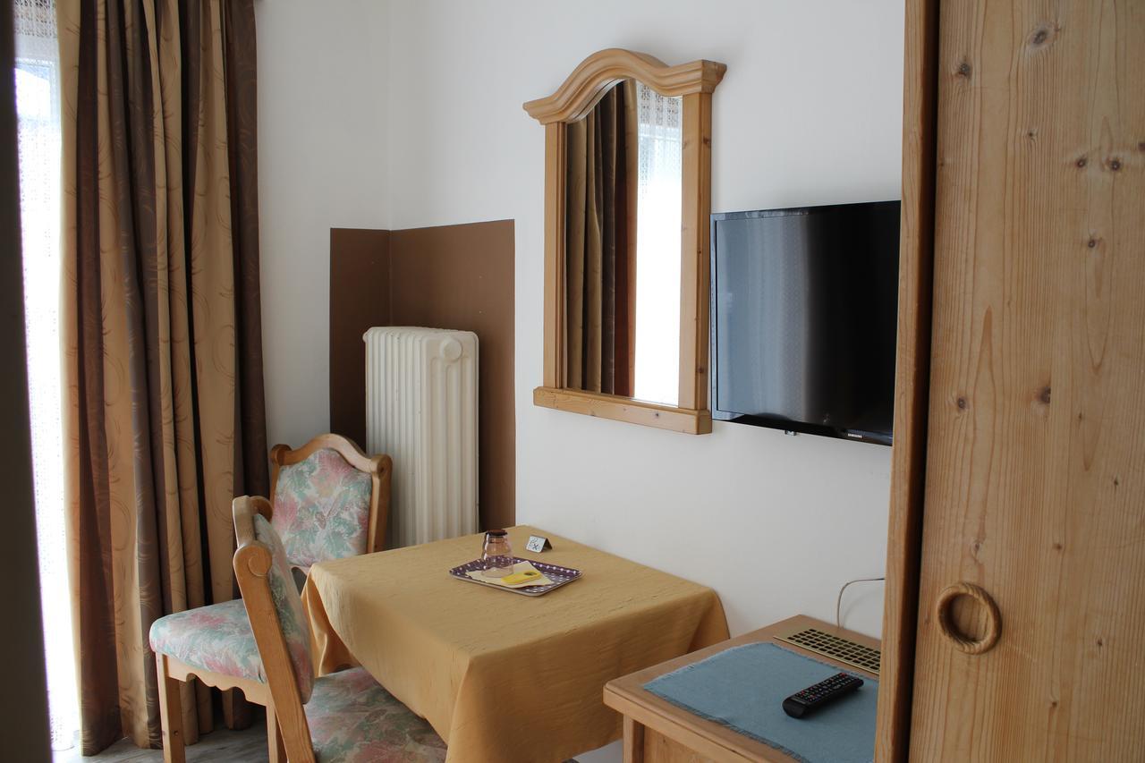 Single Room,537292341:JPEG