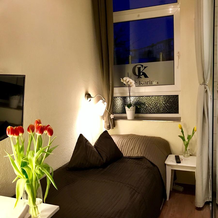 Compact Single Room,631853304:JPEG