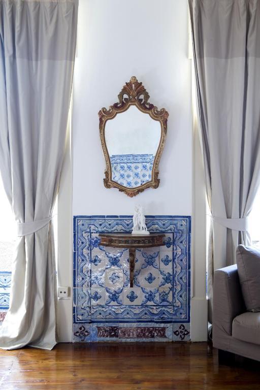 Suite,1554168874:JPEG