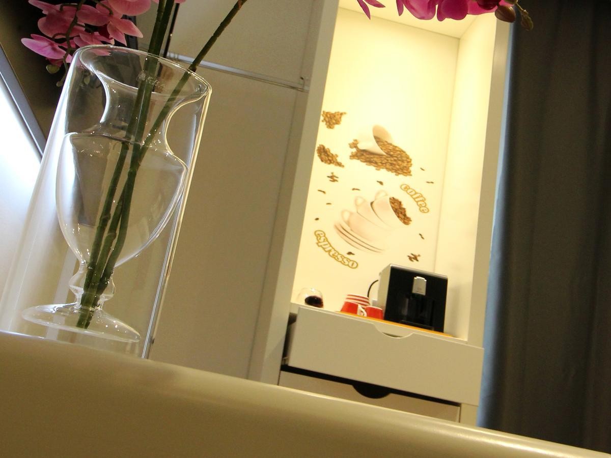 Deluxe Double Room with Balcony,639099840:JPEG