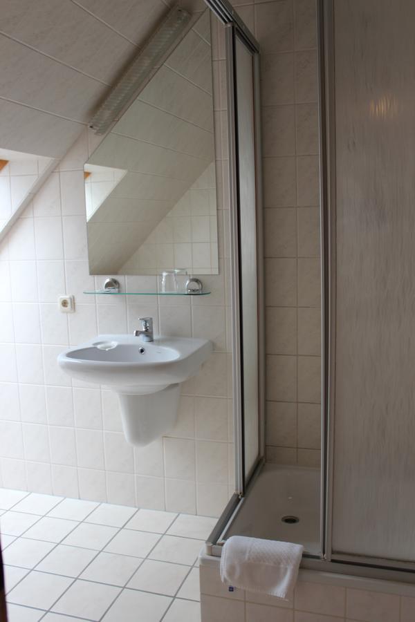 Einzelzimmer mit Dusche