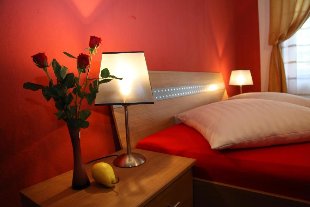 Doppel- oder Zweibettzimmer
