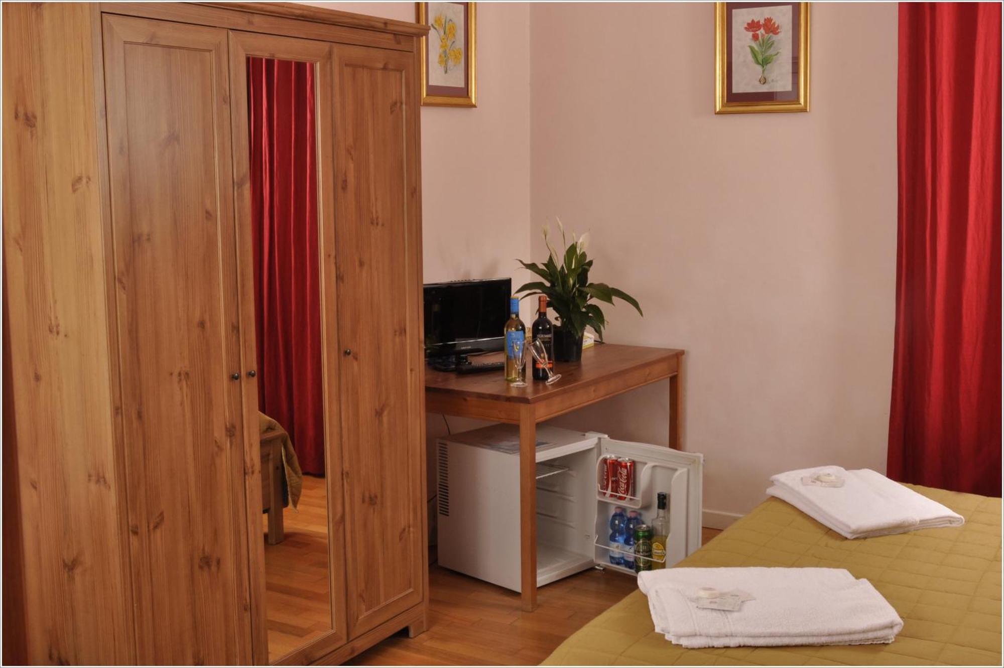 Doppel-/Zweibettzimmer mit eigenem Bad im Zimmer