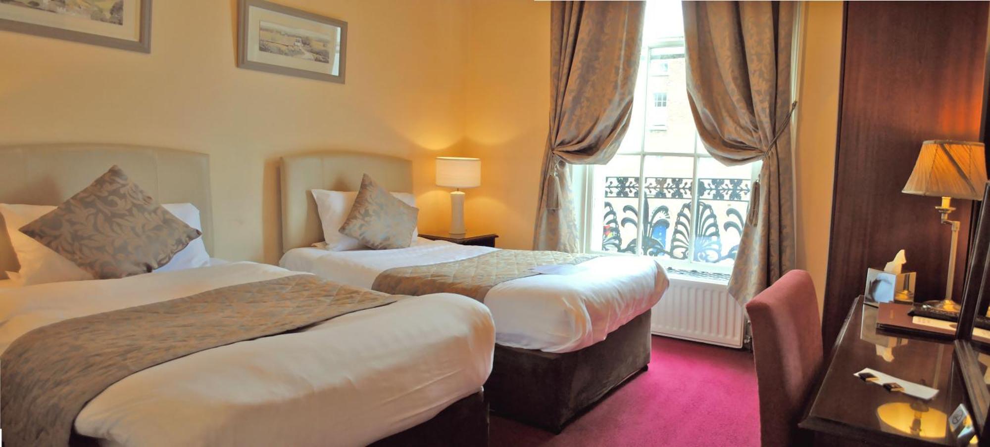 Twin Room,1530636829:JPEG