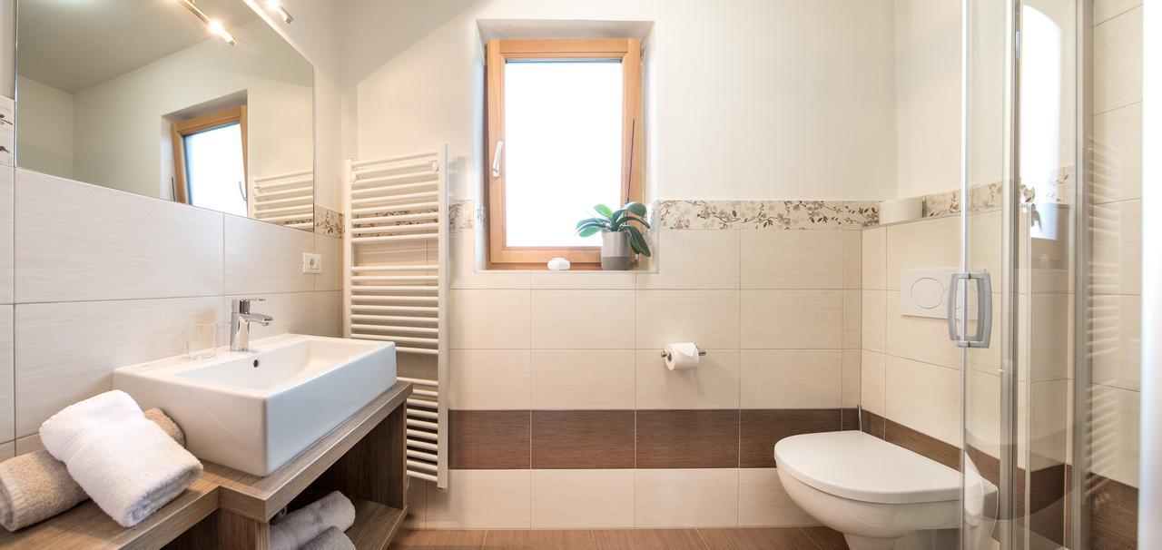 Double Room with Mountain View,696745473:JPEG