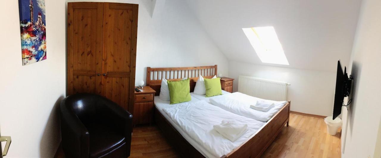 Family Room,718219303:JPEG