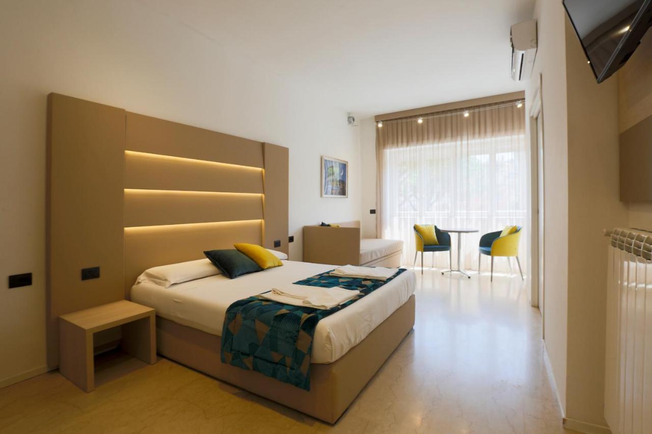 Deluxe Quadruple Room,813184362:JPEG
