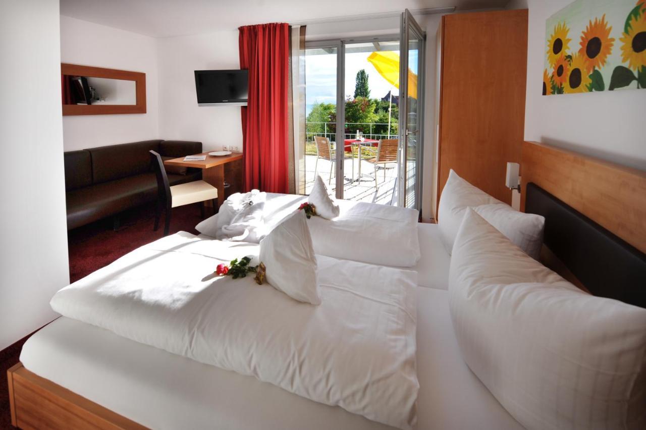 Kleines Doppelzimmer mit seitlichem Seeblick