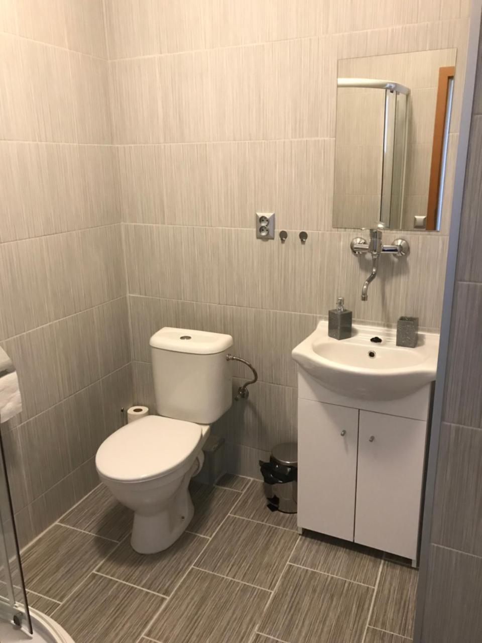 Doppel- oder Zweibettzimmer