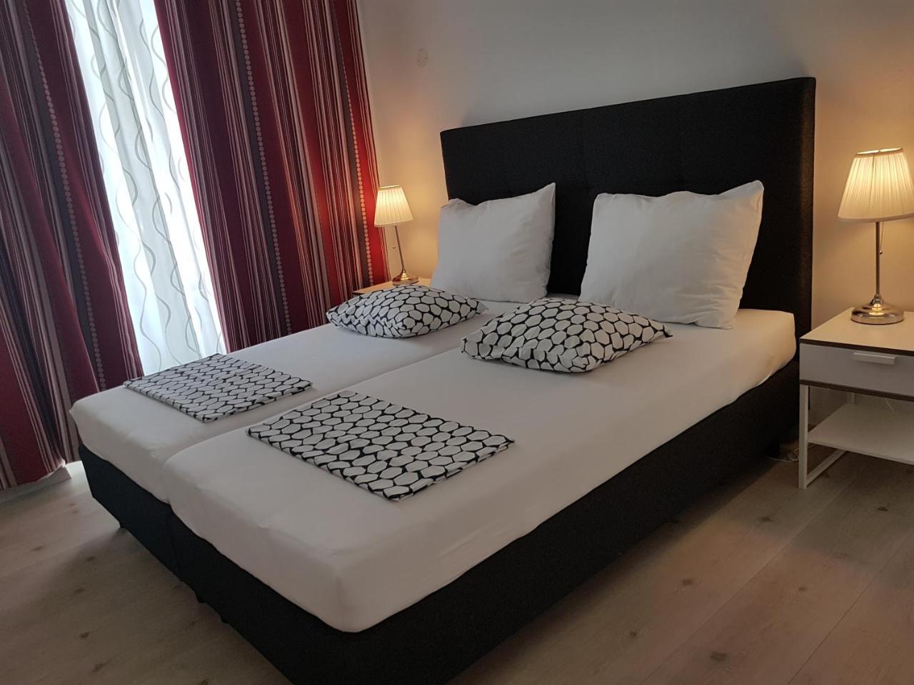 Deluxe Double Room,735711076:JPEG