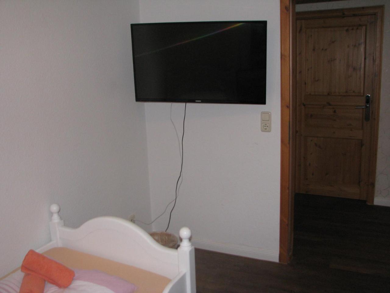 Single Room,738890479:JPEG