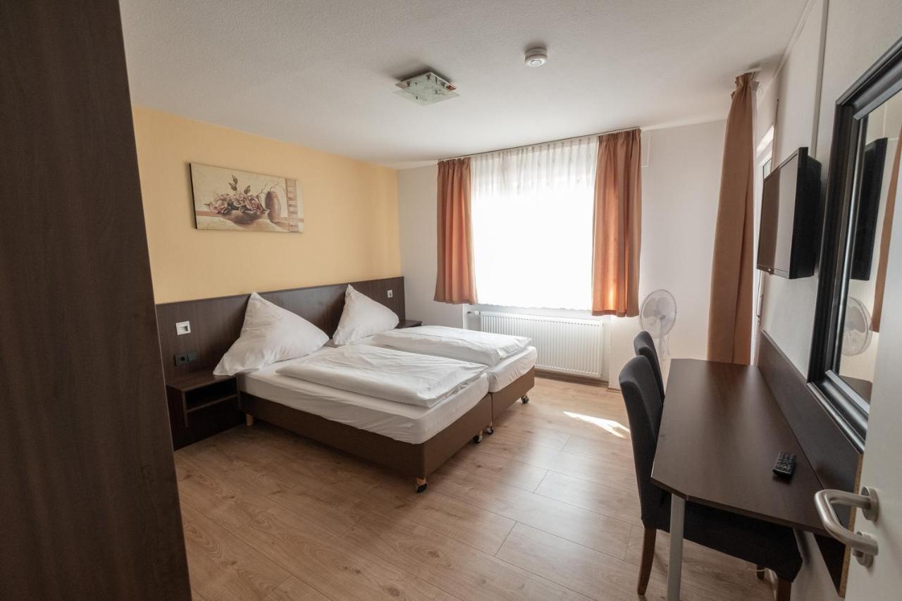 Doppelzimmer mit Balkon