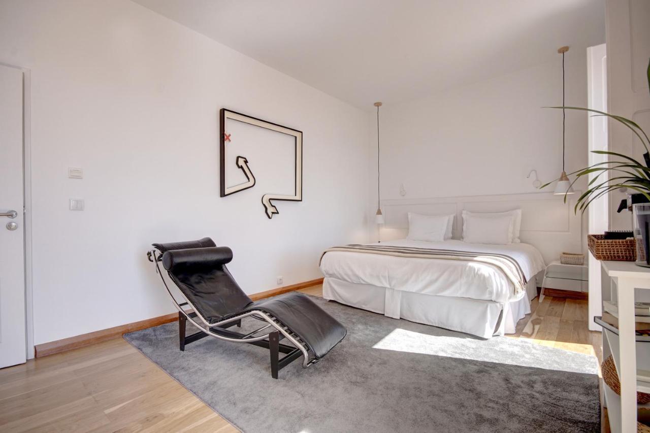 Luxuriöse Suite mit Panoramablick auf den Fluss und die Stadt