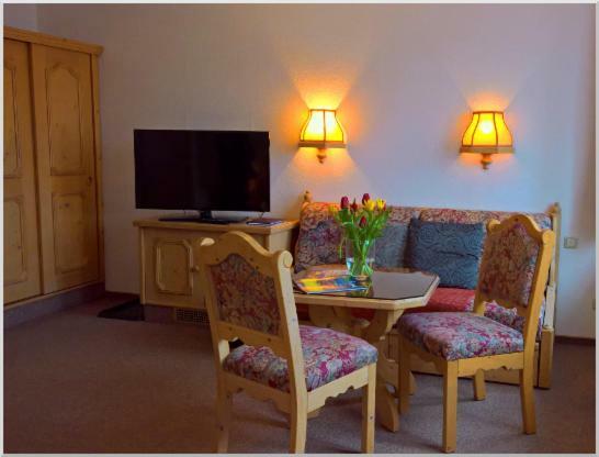 Large Room,778454175:JPEG