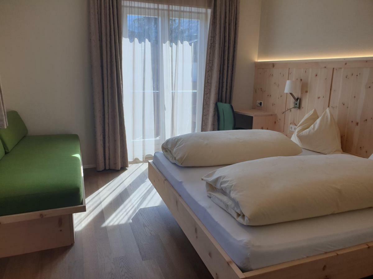 Doppelzimmer mit Balkon