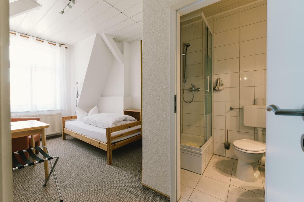 Einzelzimmer mit Dusche