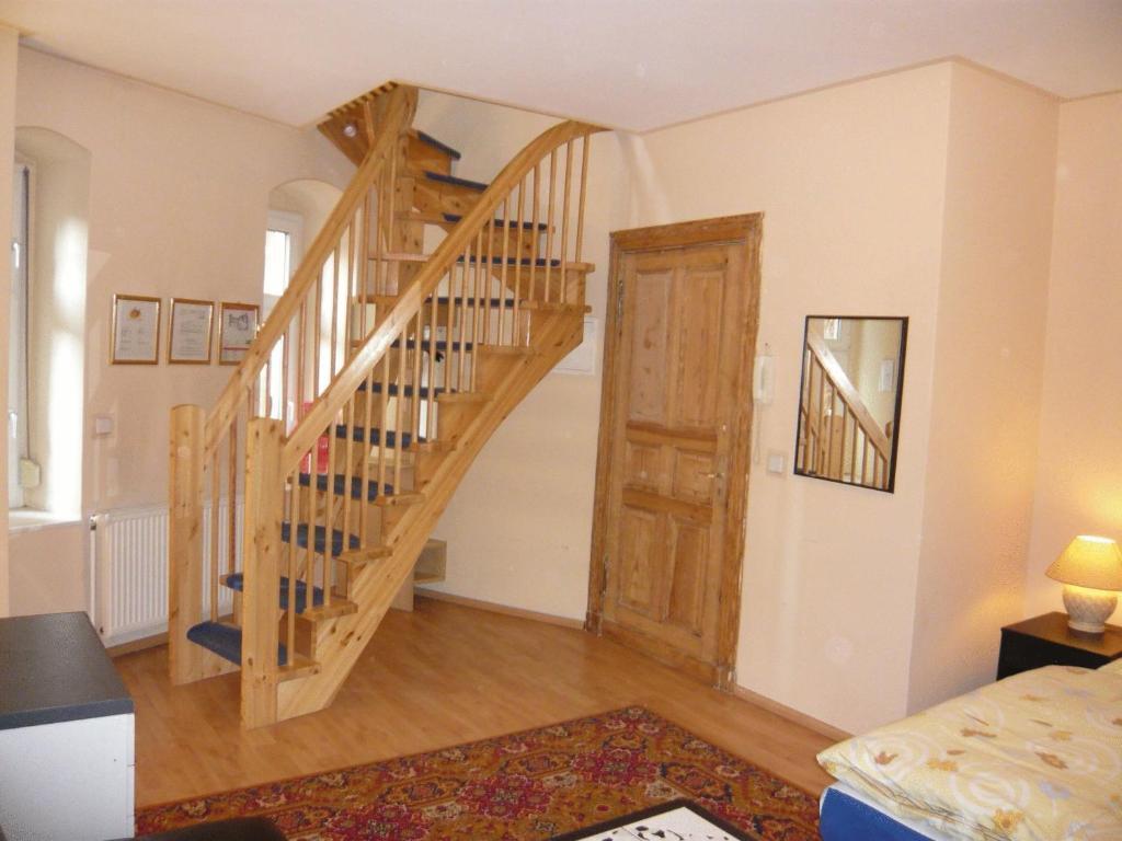 Two-Room Apartment with Terrace,79534365:JPEG