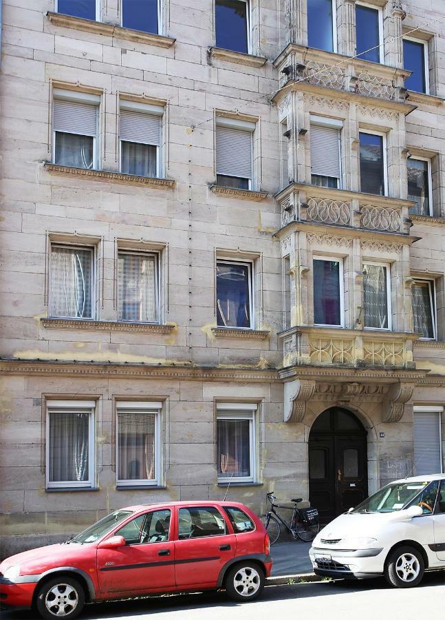 Apartment mit Balkon