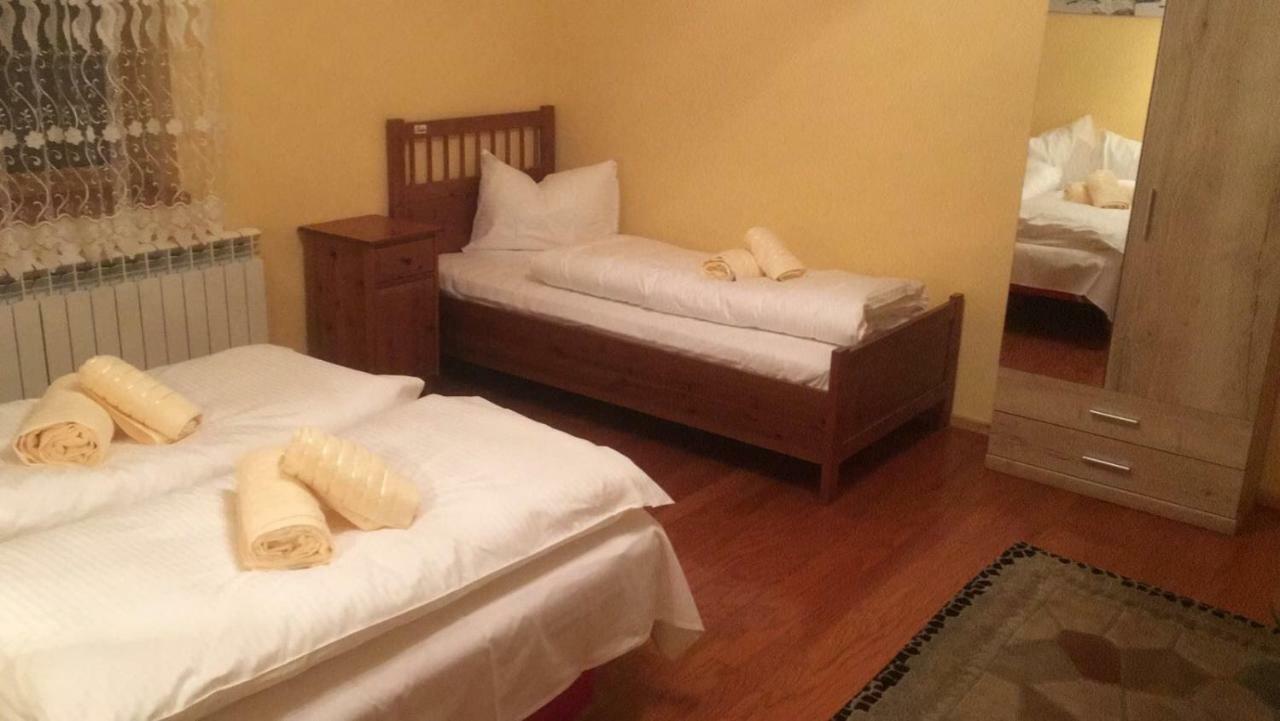 Five-Bedroom House,860028443:JPEG