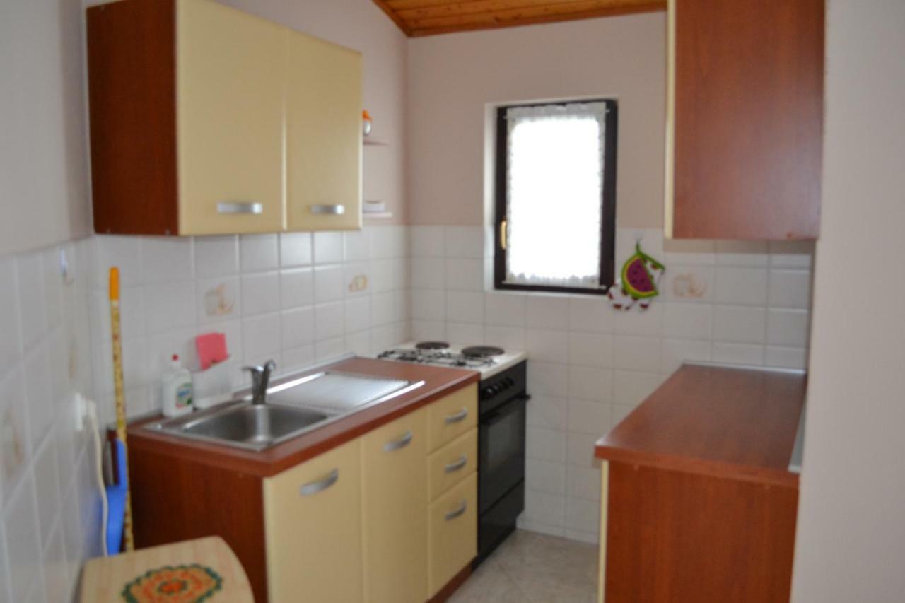 One-Bedroom Apartment,858960137:JPEG