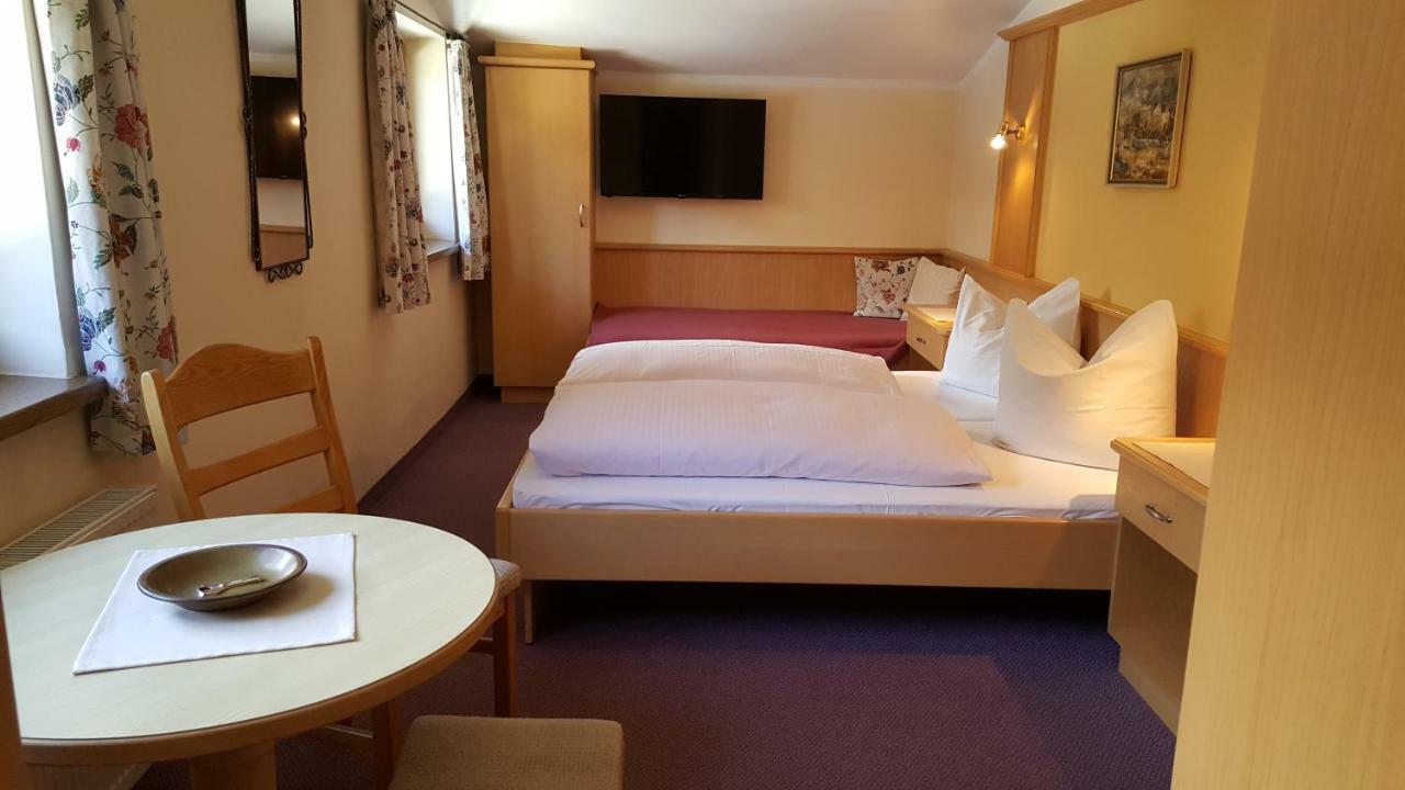 Double Room,862304870:JPEG