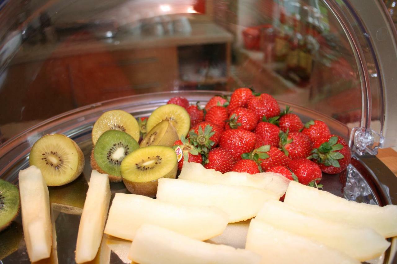 Deluxe Double Room with Shower,1111602126:JPEG