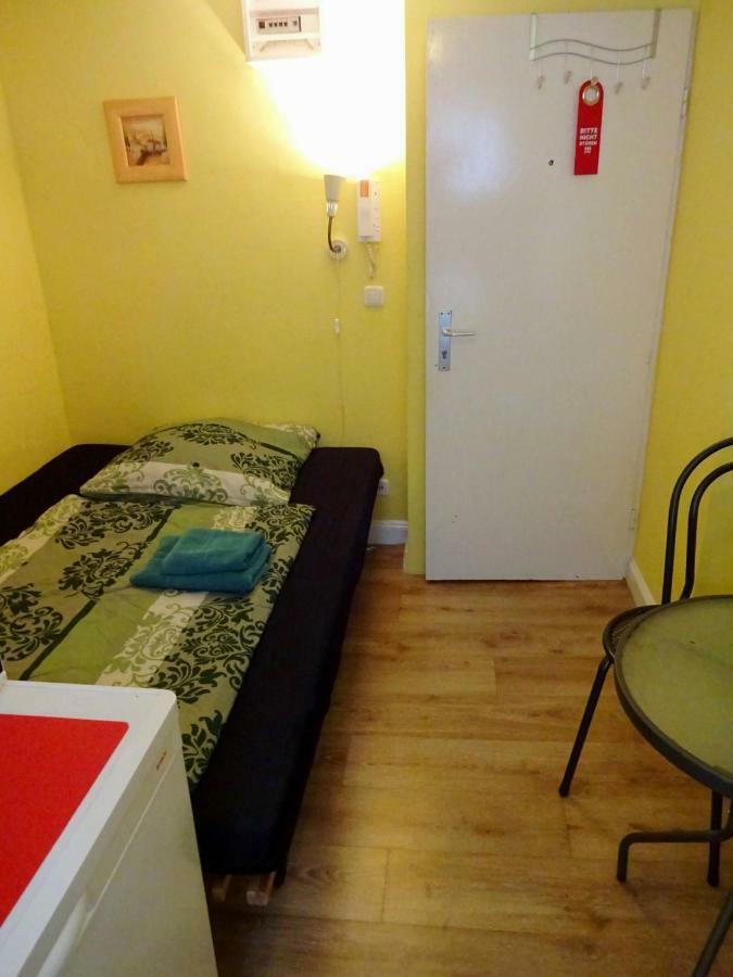 Economy Single Room,869355224:JPEG