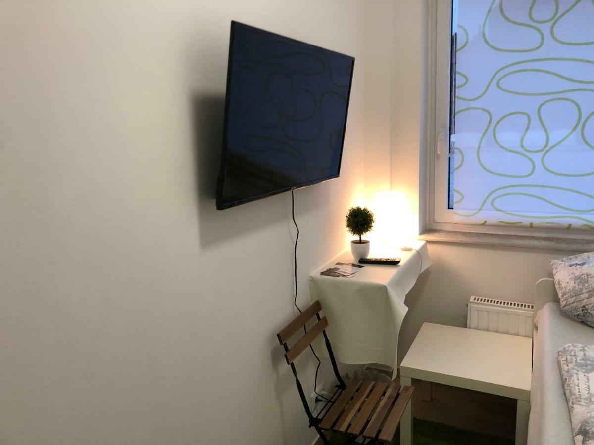 Single Room with Bathroom,876688169:JPEG